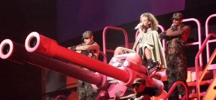 Rihanna - The Loud Tour Gelredome gebruiker foto - P1010836