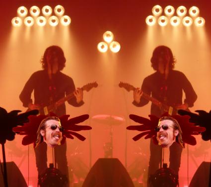 Foto's en Video's van Arctic Monkeys-actie HMH Heineken Music Hall gebruiker foto - Backstage chillen