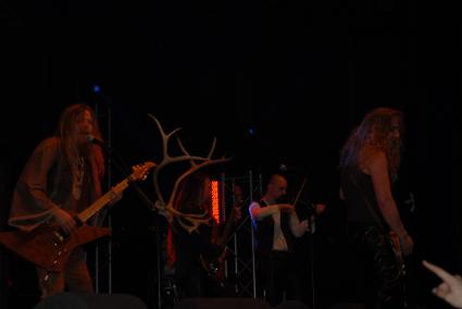 Paganfest 2008: Ensiferum + Korpiklaani 013 gebruiker foto - Tyr 02