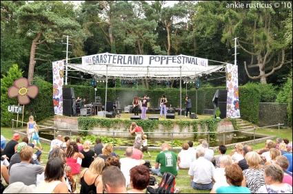 Gaasterland Popfestival 2010 gebruiker foto - Ernst Janz toeschouwer