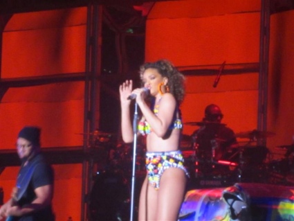 Rihanna - The Loud Tour Gelredome gebruiker foto - P1010837