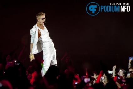 Justin Bieber Gelredome gebruiker foto - Justin flying