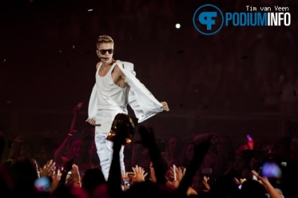 Justin Bieber Gelredome gebruiker foto - Justin Jumping